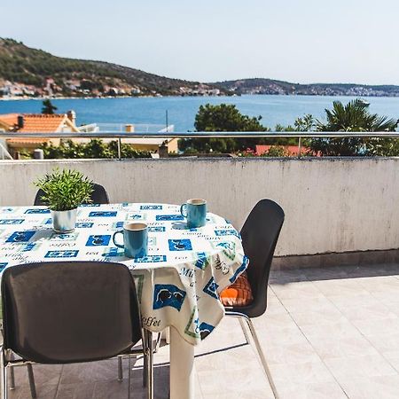 Apartmani Males Rogoznica  Bagian luar foto
