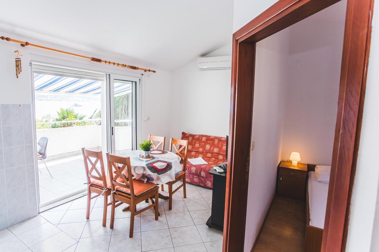 Apartmani Males Rogoznica  Bagian luar foto