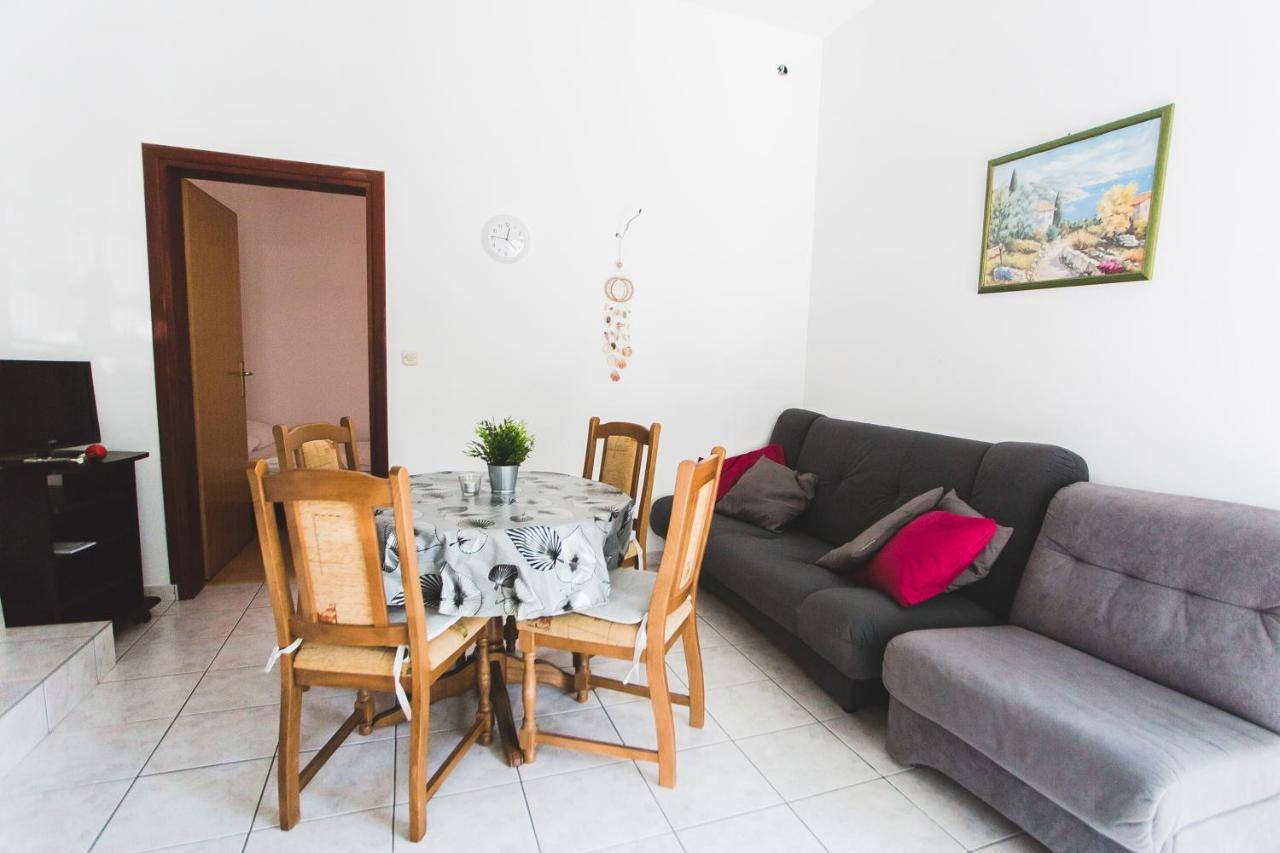 Apartmani Males Rogoznica  Bagian luar foto