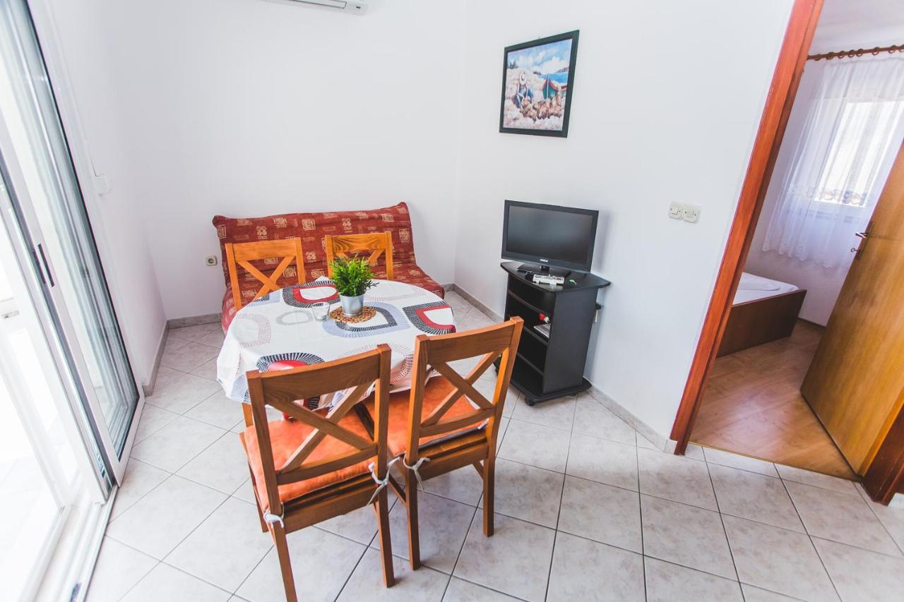 Apartmani Males Rogoznica  Bagian luar foto