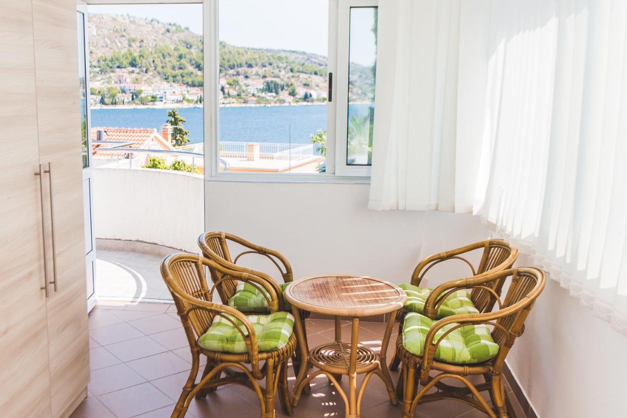 Apartmani Males Rogoznica  Bagian luar foto