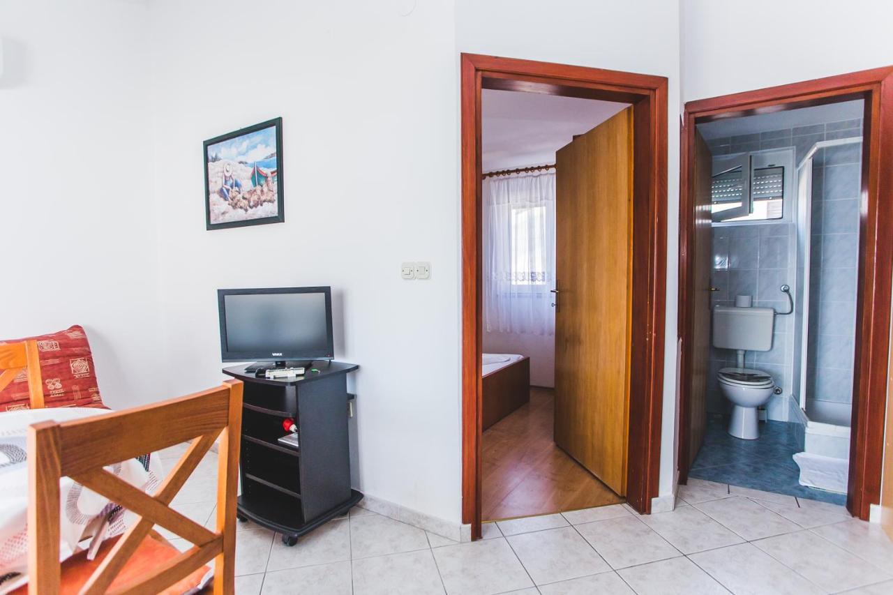 Apartmani Males Rogoznica  Bagian luar foto