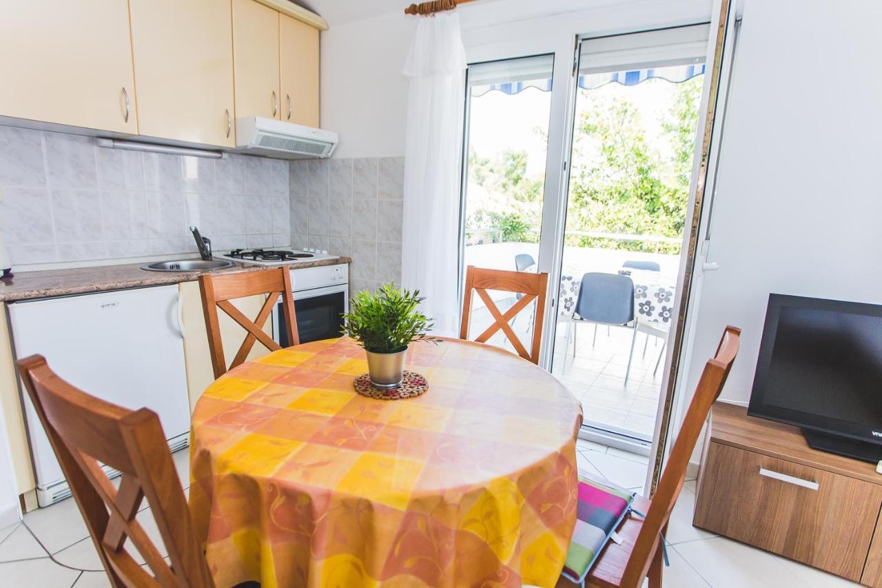 Apartmani Males Rogoznica  Bagian luar foto