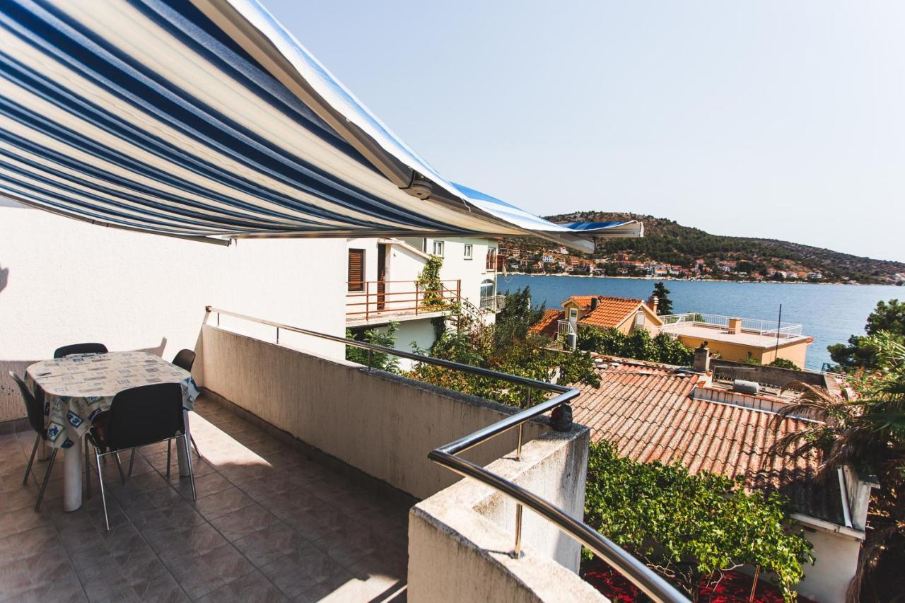 Apartmani Males Rogoznica  Bagian luar foto