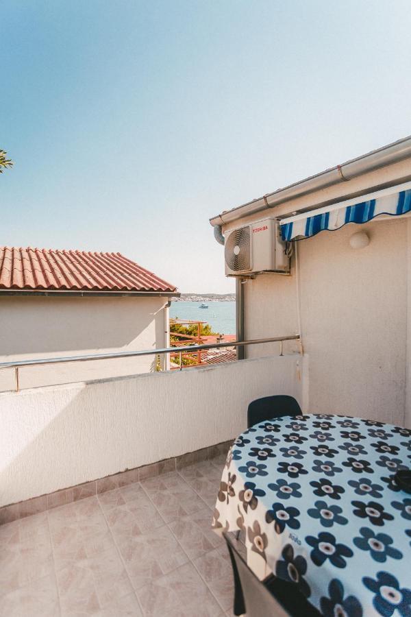 Apartmani Males Rogoznica  Bagian luar foto