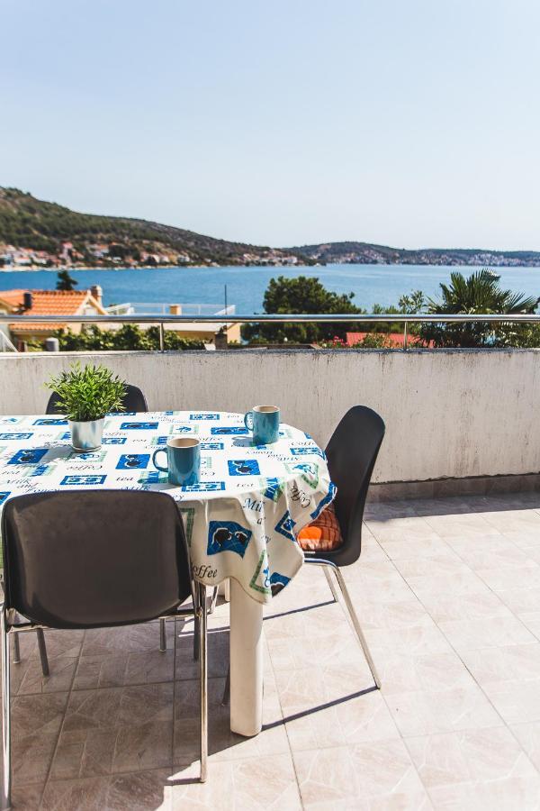 Apartmani Males Rogoznica  Bagian luar foto