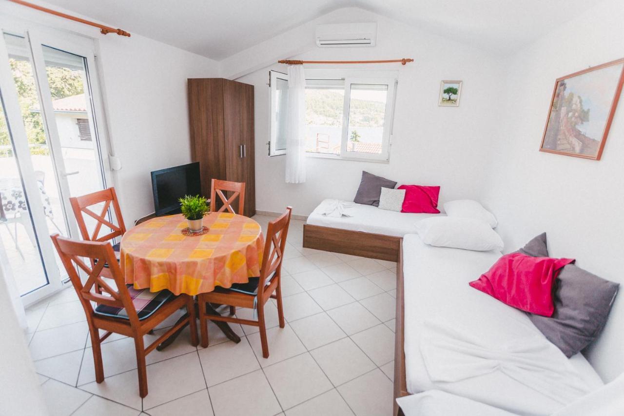 Apartmani Males Rogoznica  Bagian luar foto