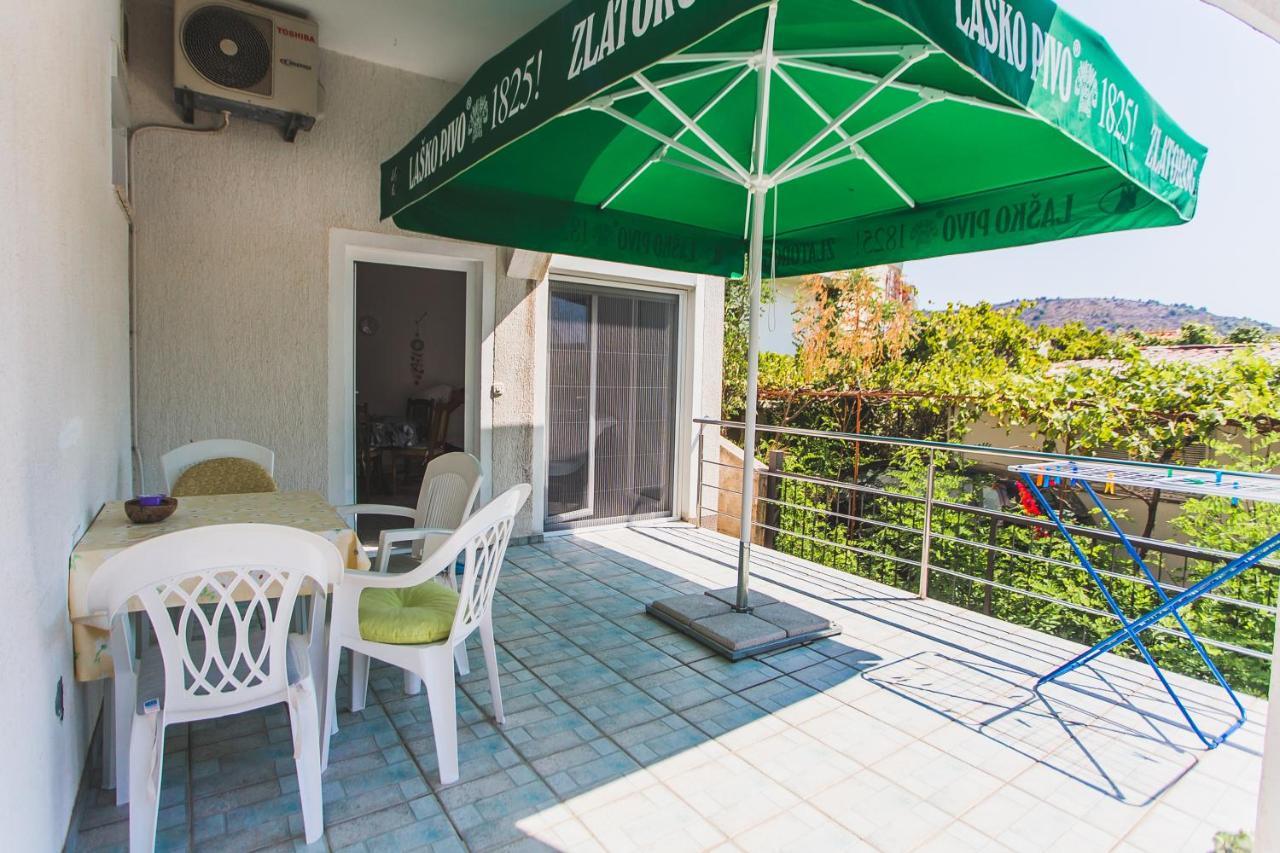 Apartmani Males Rogoznica  Bagian luar foto