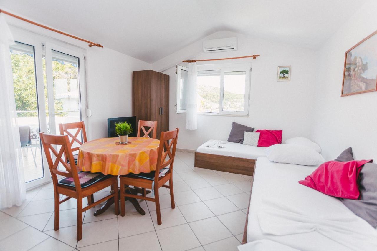 Apartmani Males Rogoznica  Bagian luar foto